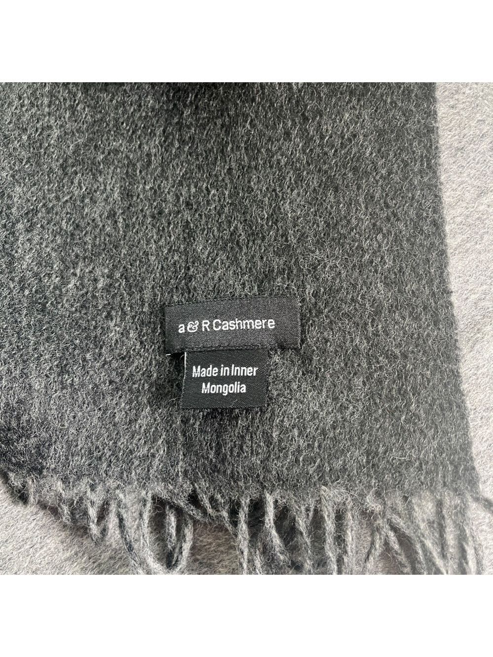 NWOT a & R Cashmere Throw Gray Reversible - Picture 2 of 8
